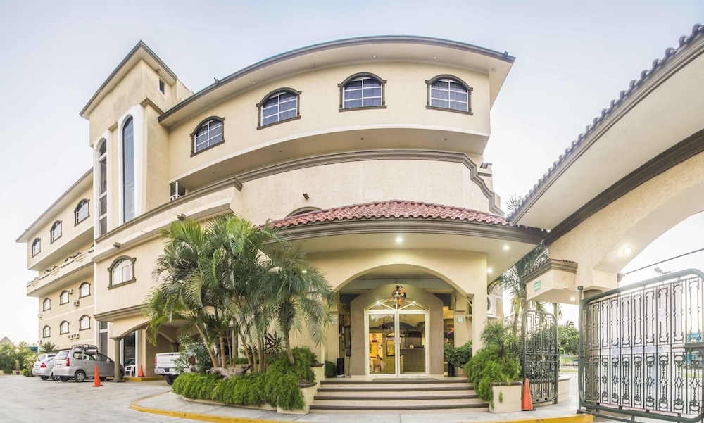 Hotel Miramar Inn 2/32