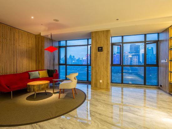 Chonpines Hotel (Chongqing Jiefangbei Hongyadong) 64/73