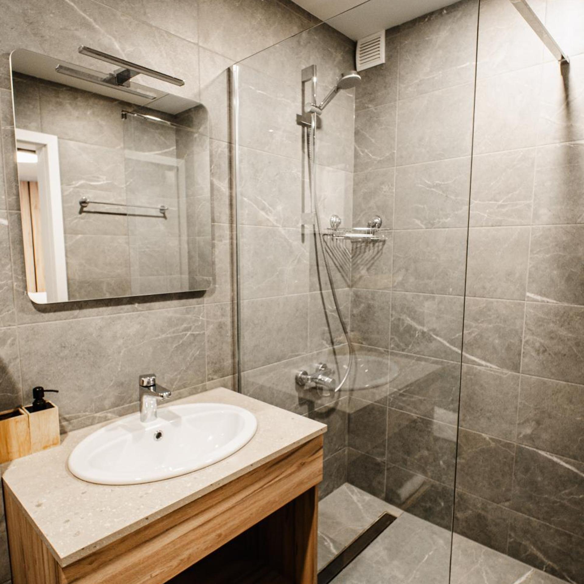 Hotel Tomas 50/50