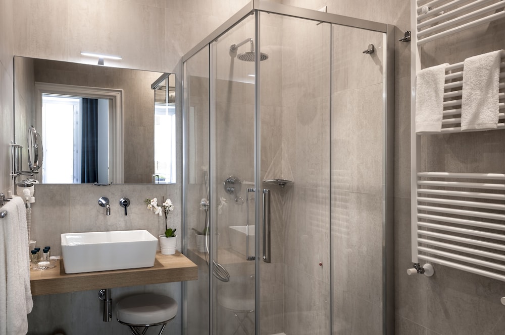 SUPERIOR, DOUBLE BED, CITY VIEW