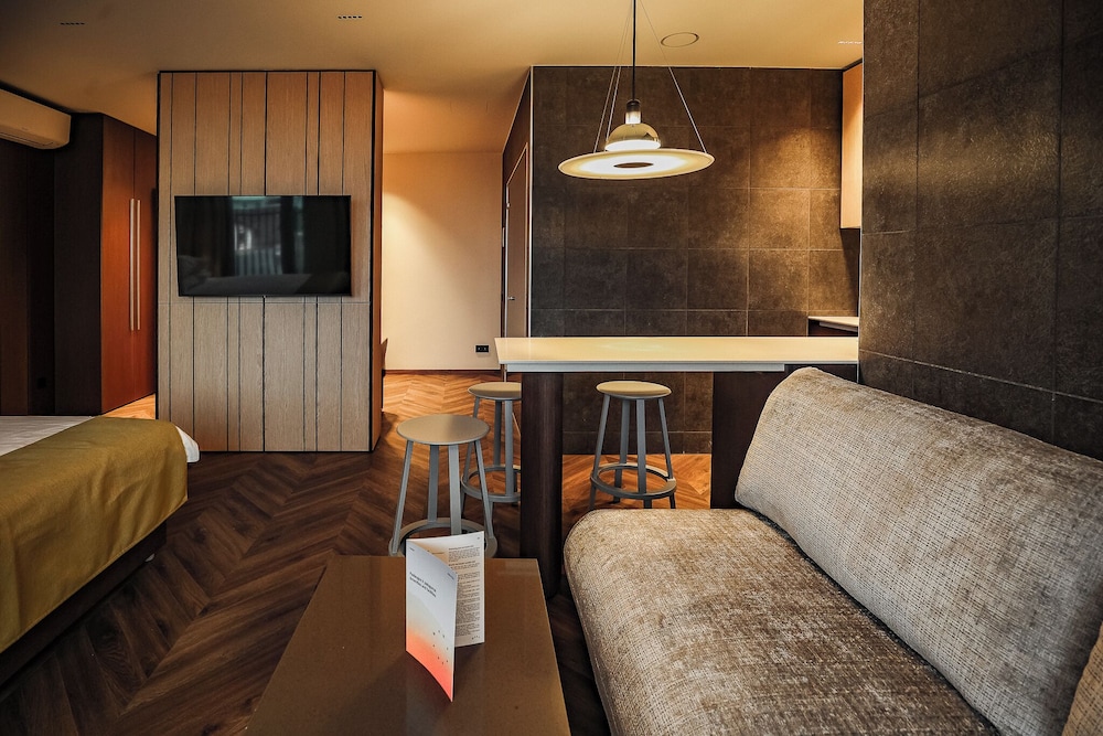 MANA Suites and Sea Palanga 30/50