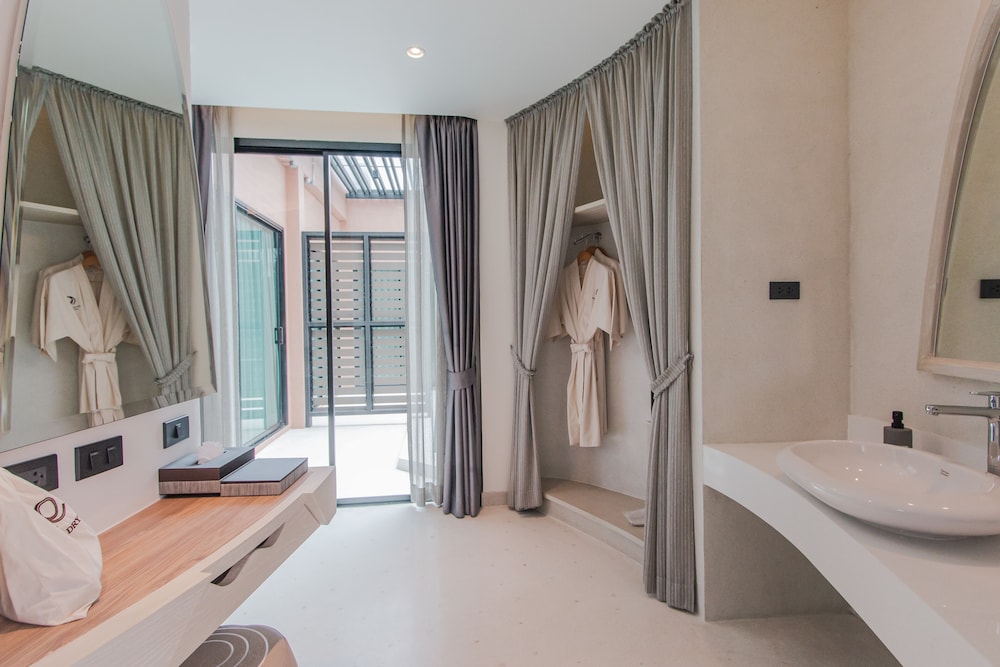 Rachabhura Hotel 47/50