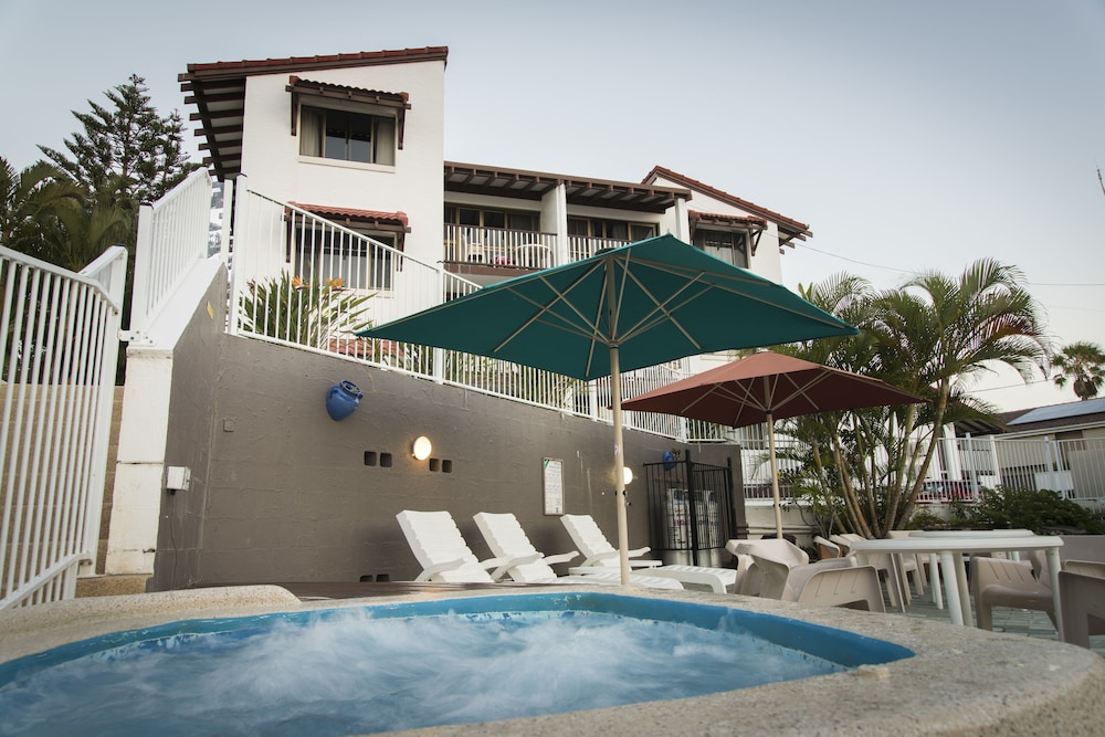 Don Pancho Beach Resort 6/50