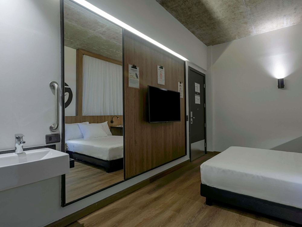 ROOM, DOUBLE BED, ACCESSIBLE