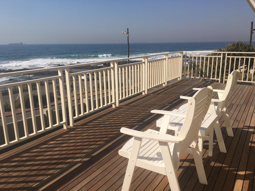 Fairlight Beach House 27/50