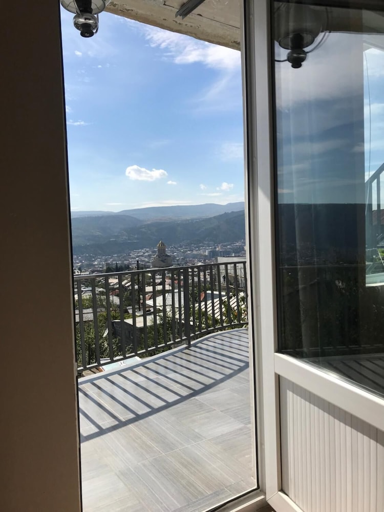 Upstairs Hotel Tbilisi 14/35