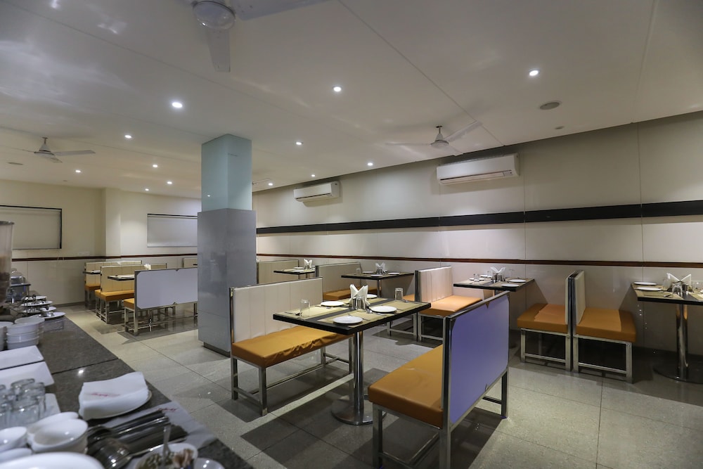 Hotel Ashray Inn Express 27/35