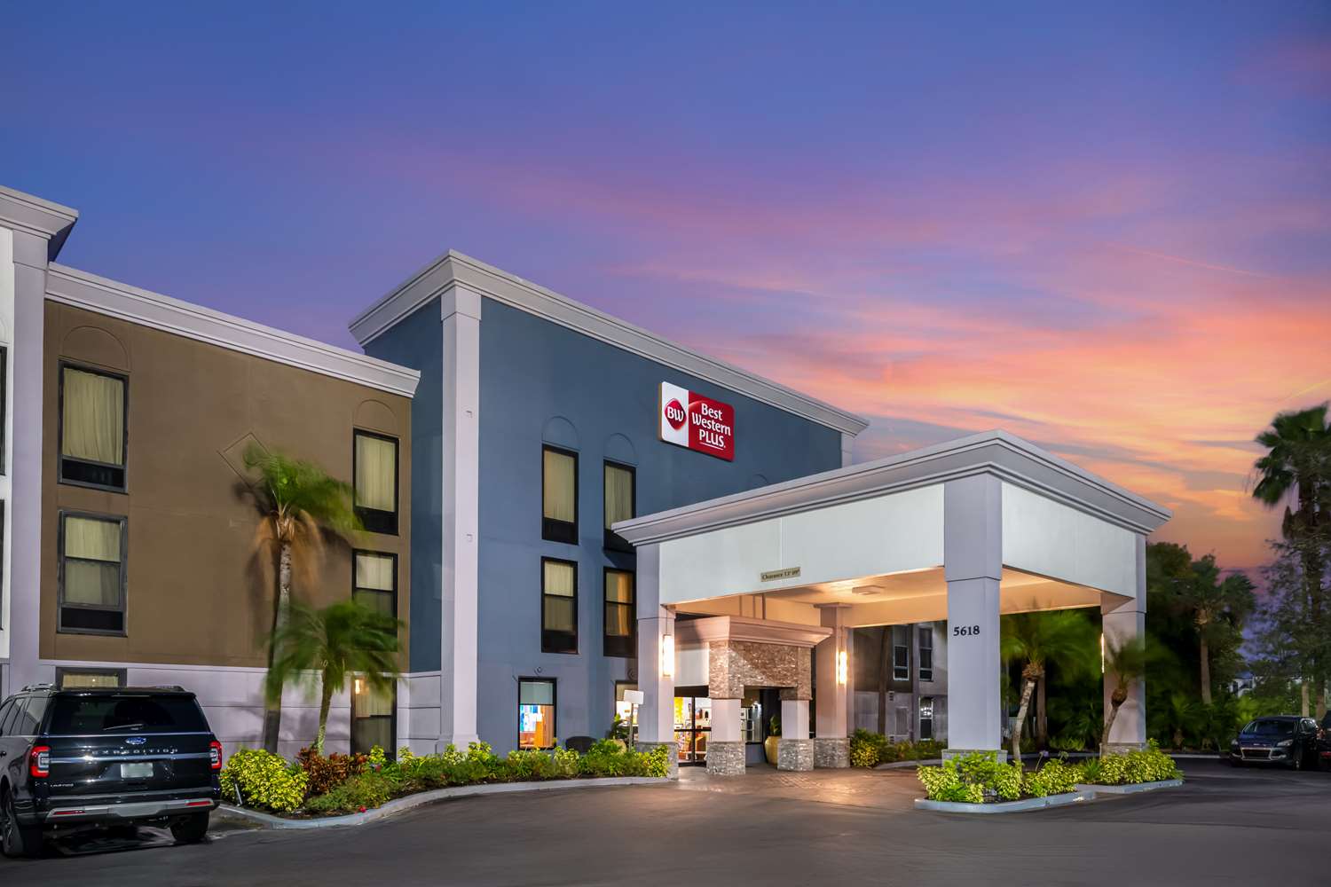 Best Western Plus Universal Inn 4/46