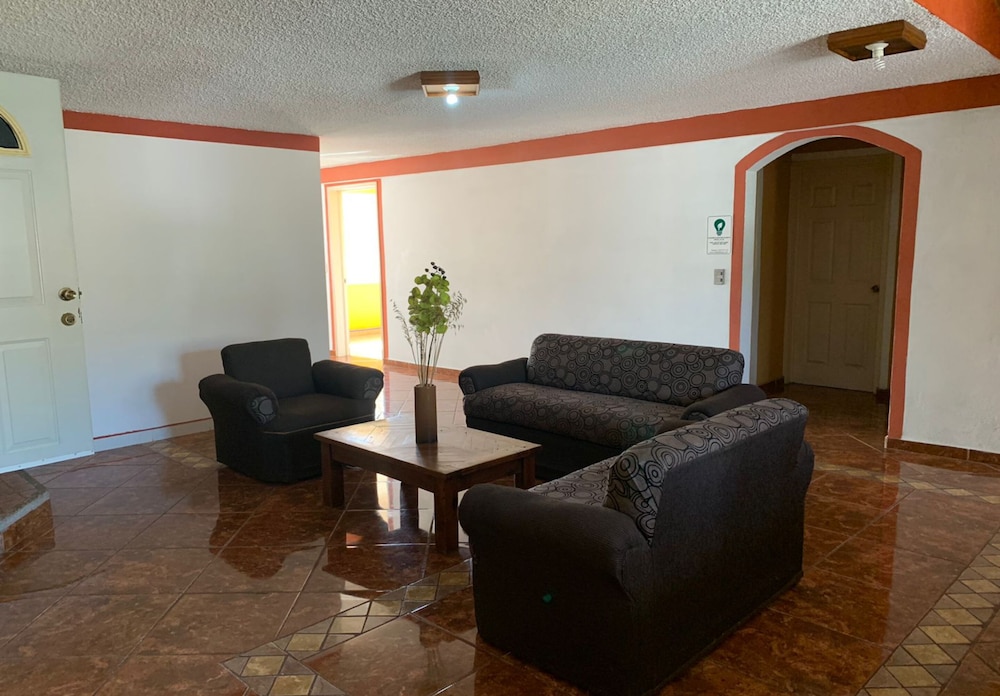 Hotel & Suites Cerro Rojo 46/68
