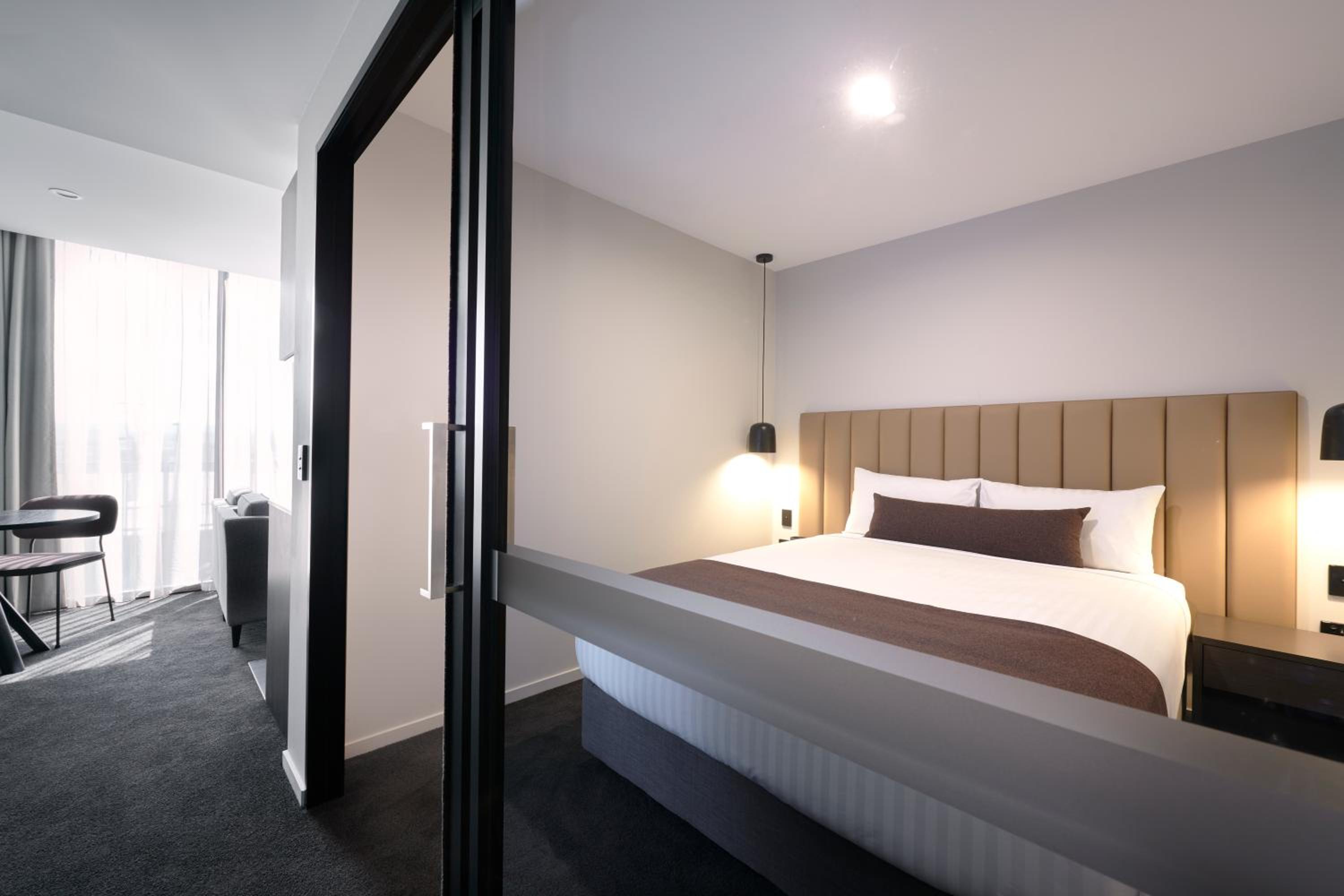 1 BEDROOM, EXECUTIVE