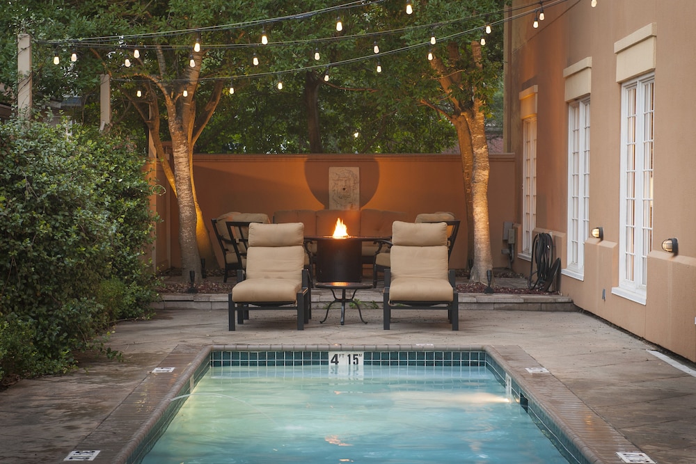 Hampton Inn New Orleans St Charles Ave Garden District La 8/63