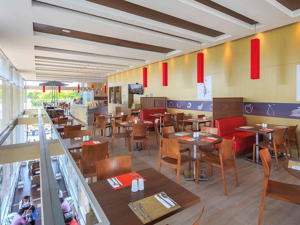 Ibis Medellin 50/67