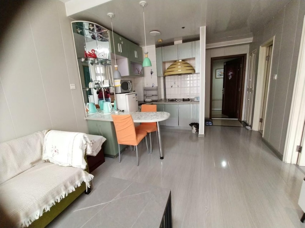Dalian Xiuzhu Building Apartment 16/50