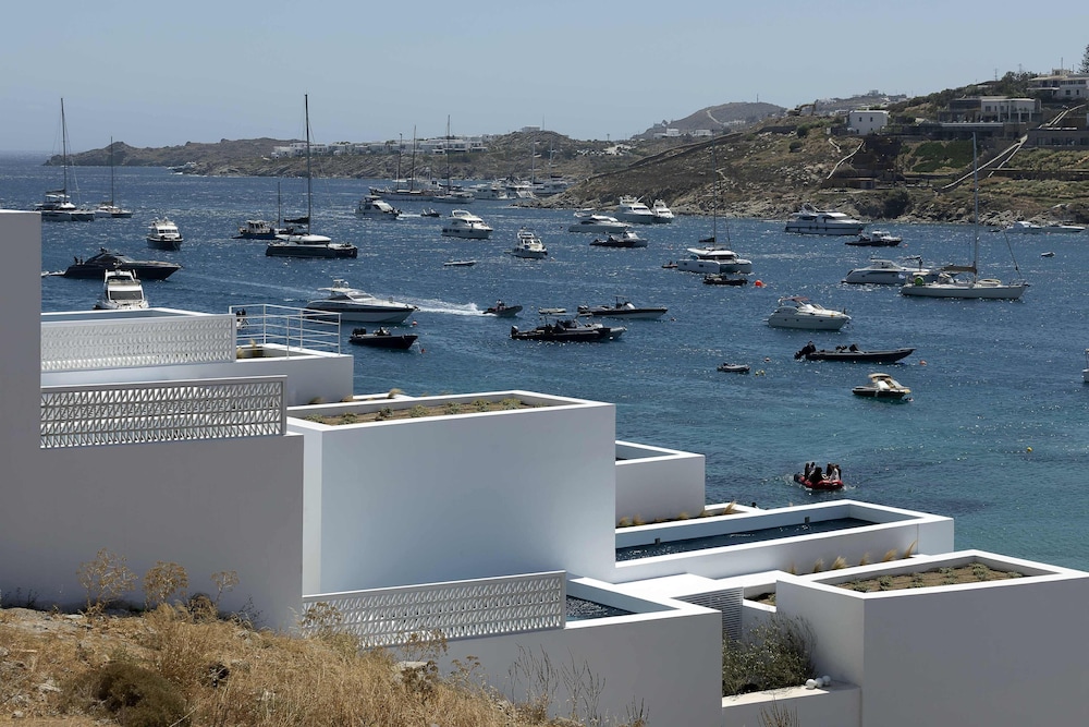 CUBIC Mykonos Seafront Design Suites 38/58