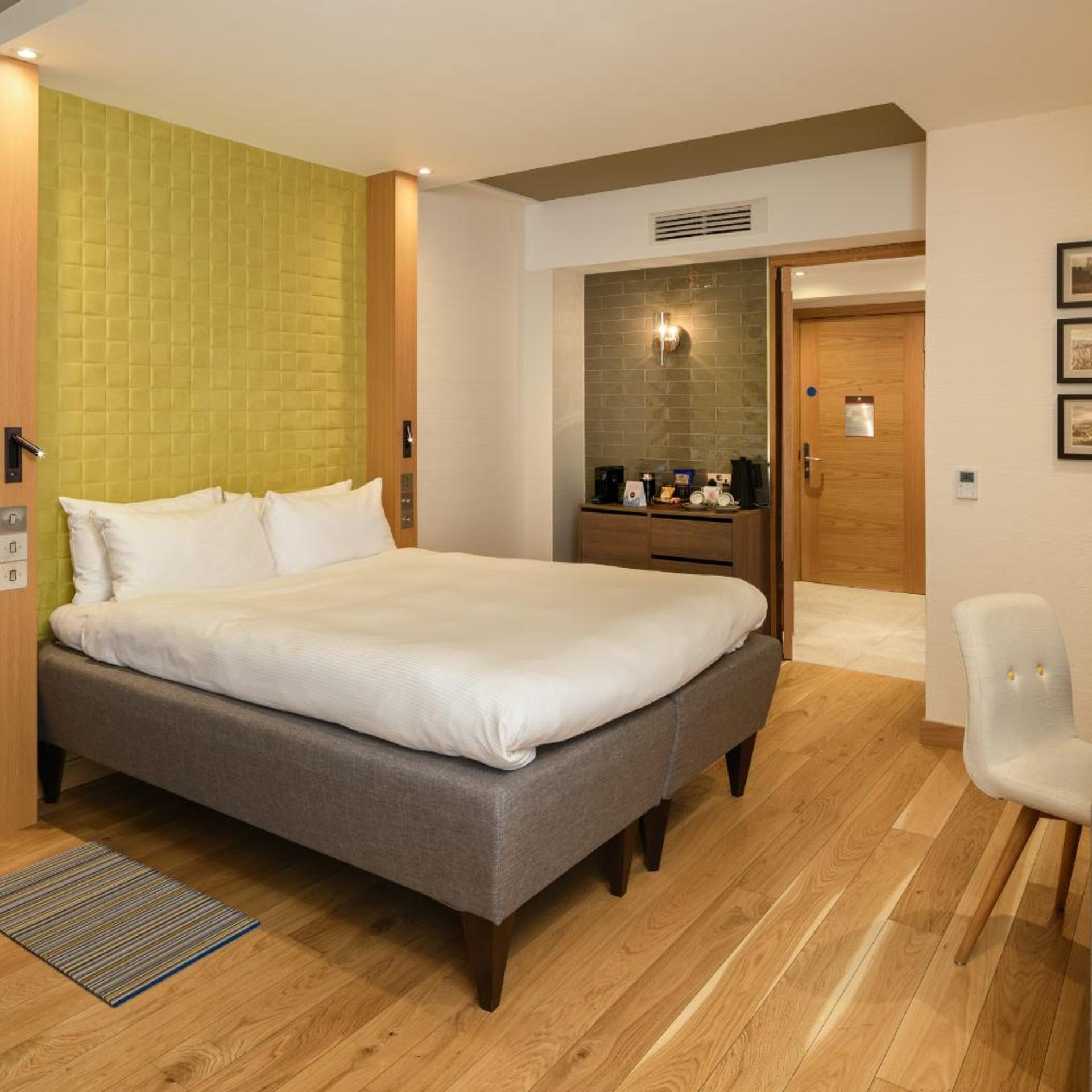Roomy, Double Bed