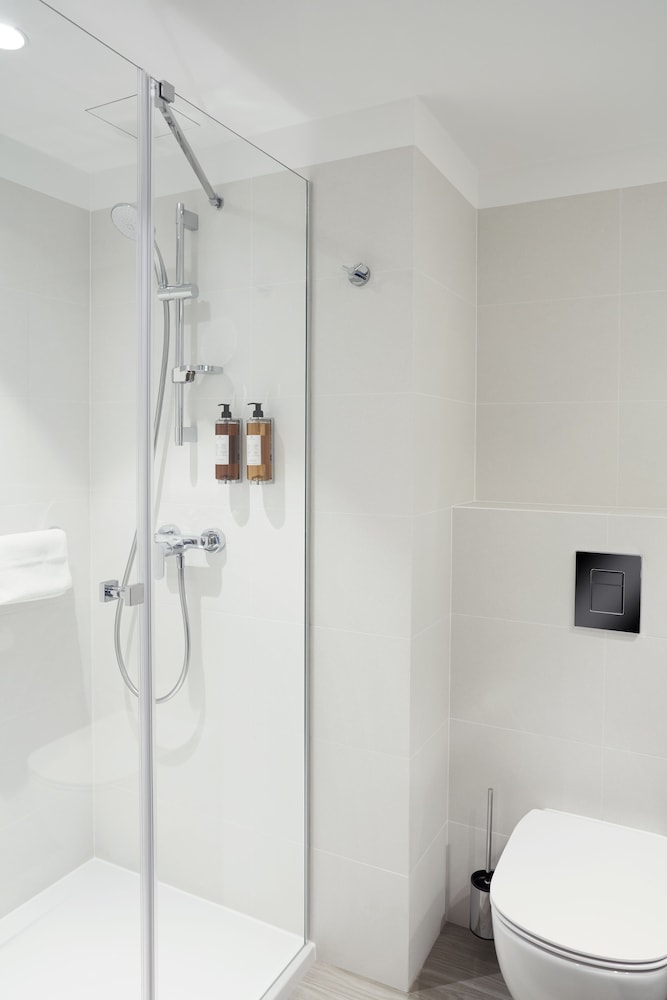 Q Hotel Plus Wroclaw Bielany 48/50