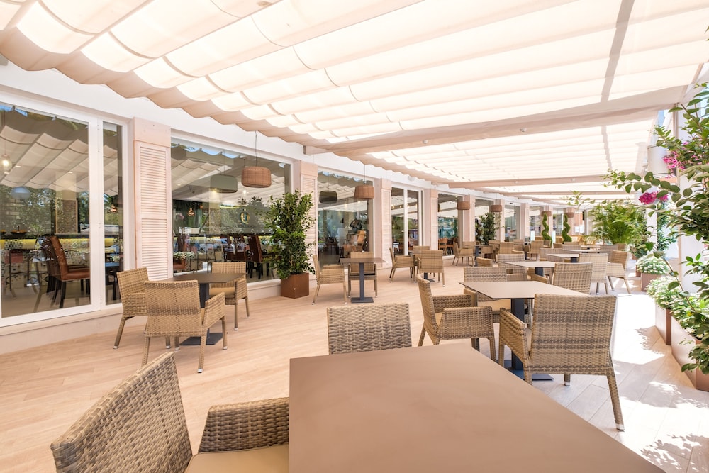 Plaza Santa Ponsa Boutique - Adults Only 62/73