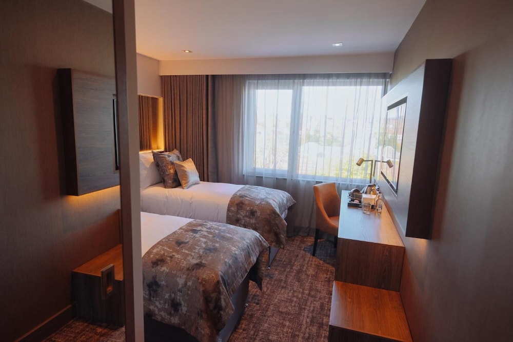 Redhurst Hotel 23/62