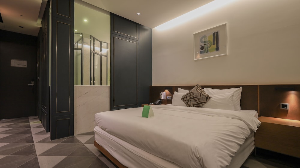 Premier, King Bed