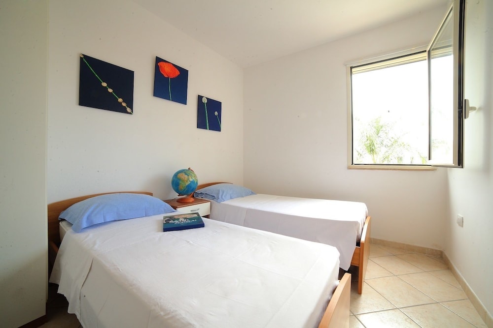2 Bedrooms, Zeus, Apartment, Twin Beds, Queen Bed, Sofa، Residence Riva Mare Ugento 2/4