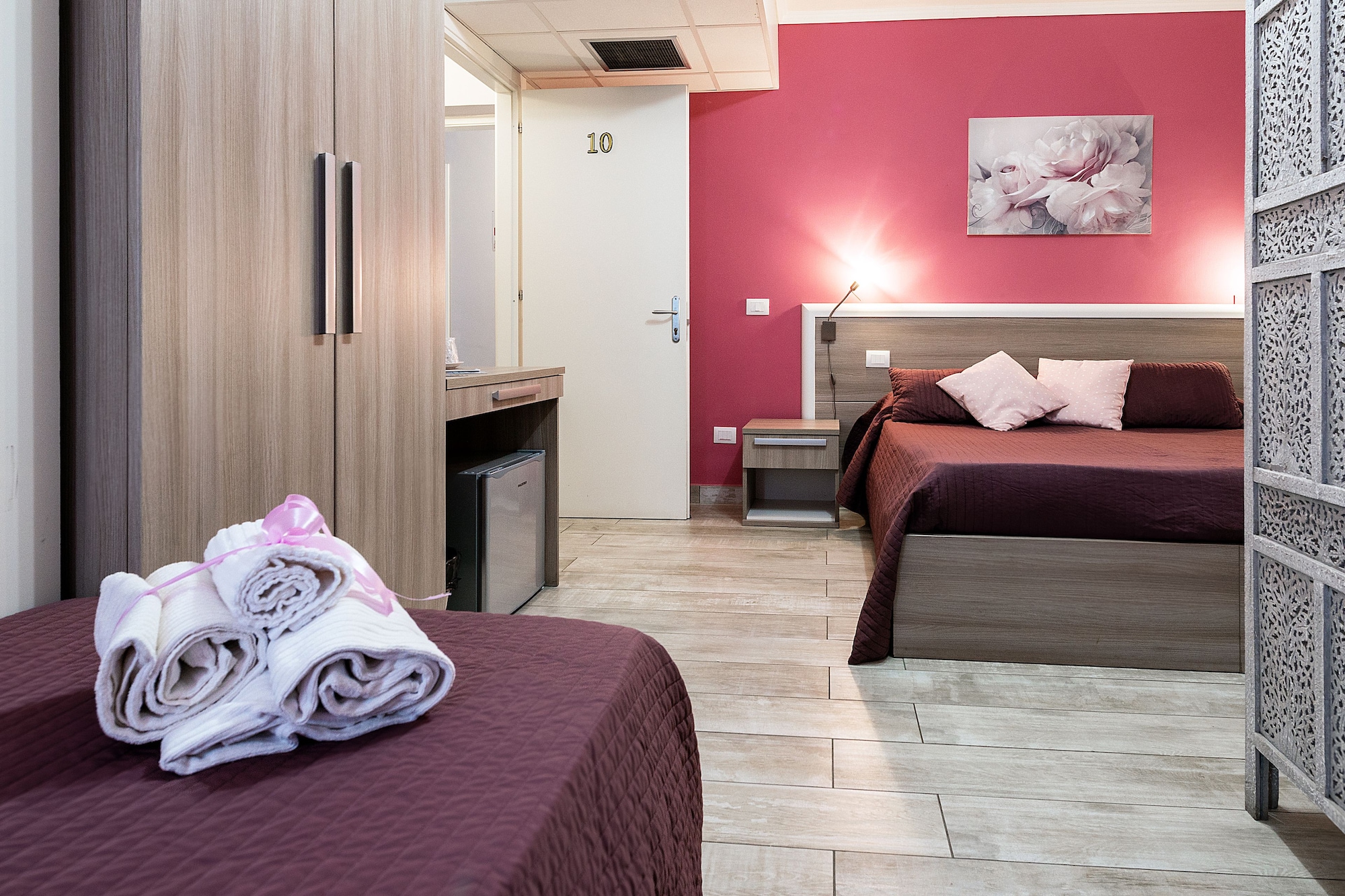 Room, Triple