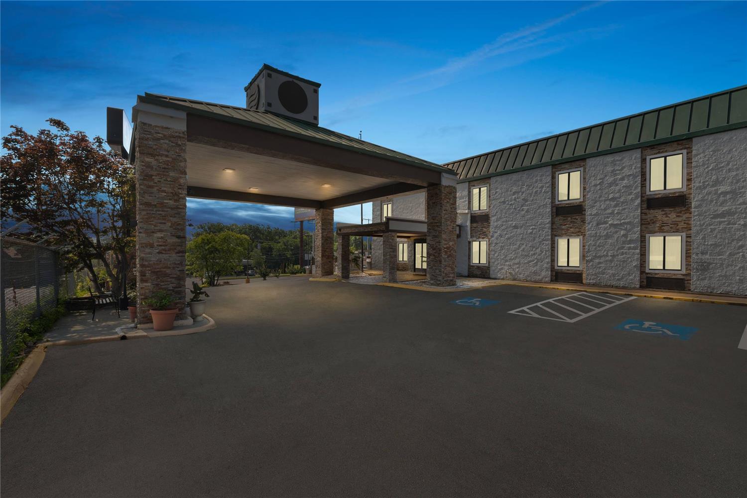 Quality Inn Hixson-Chattanooga 25/26