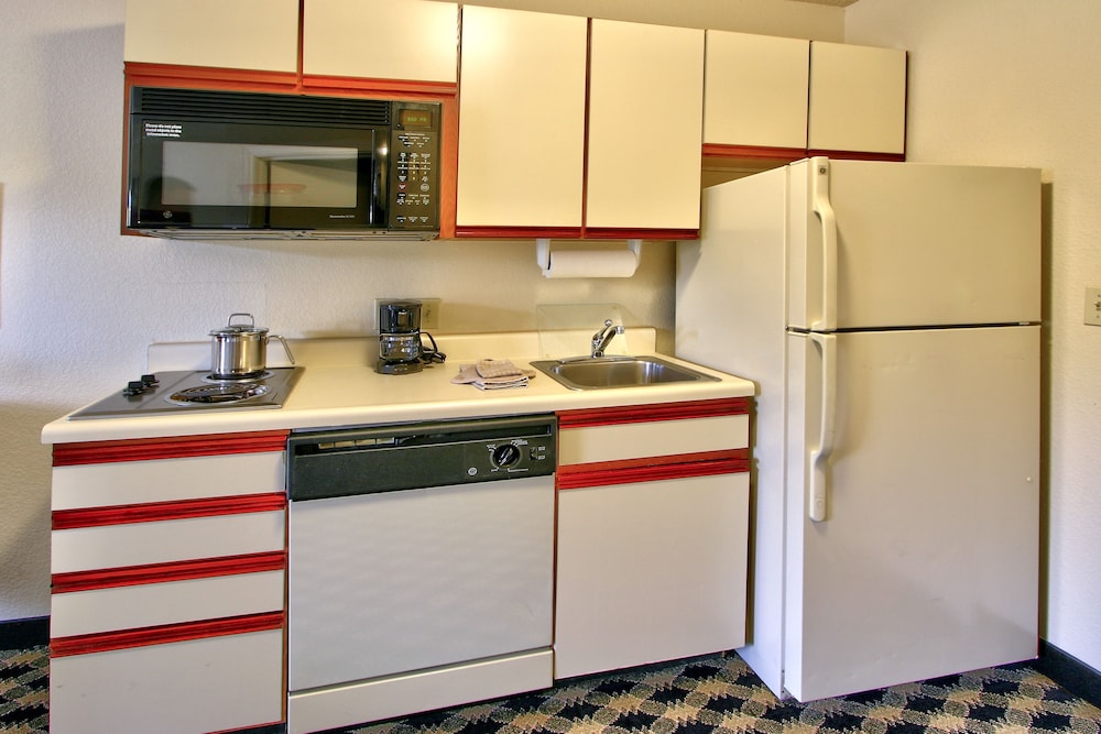 MCM Elegante Suites 16/37