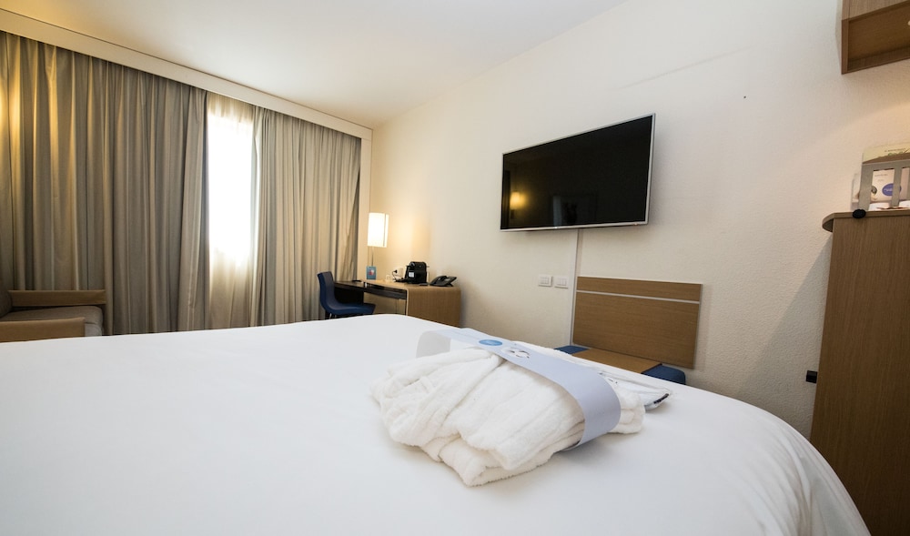 Novotel Roma Est 10/77