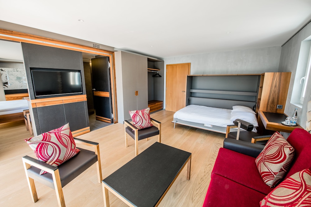 Premium, Twin Beds, Balcony