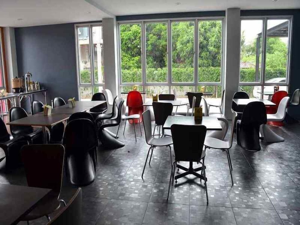 Trendy Hotel 30/44