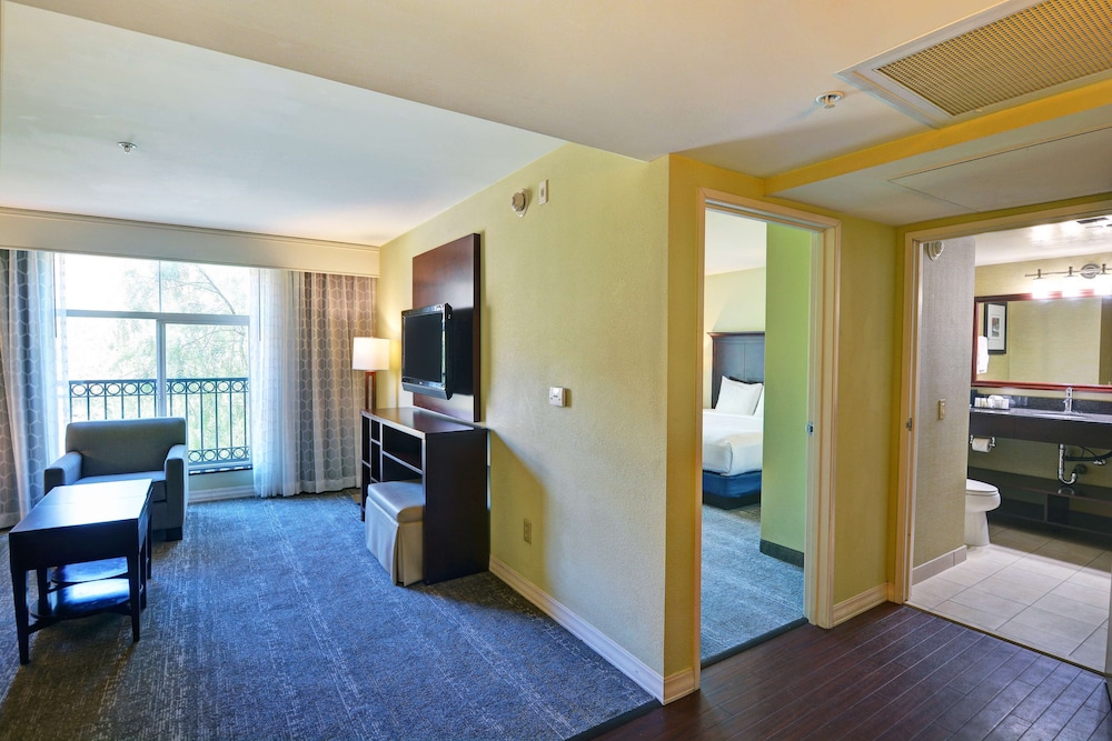Embassy Suites Valencia 12/58