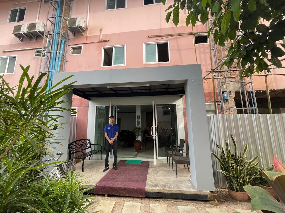Khunyuw Hotel 7/63