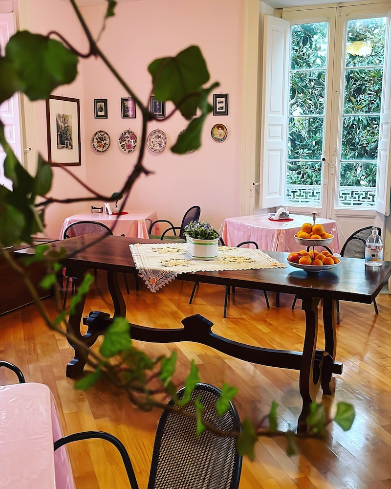 The Secret Garden Relais 7/66