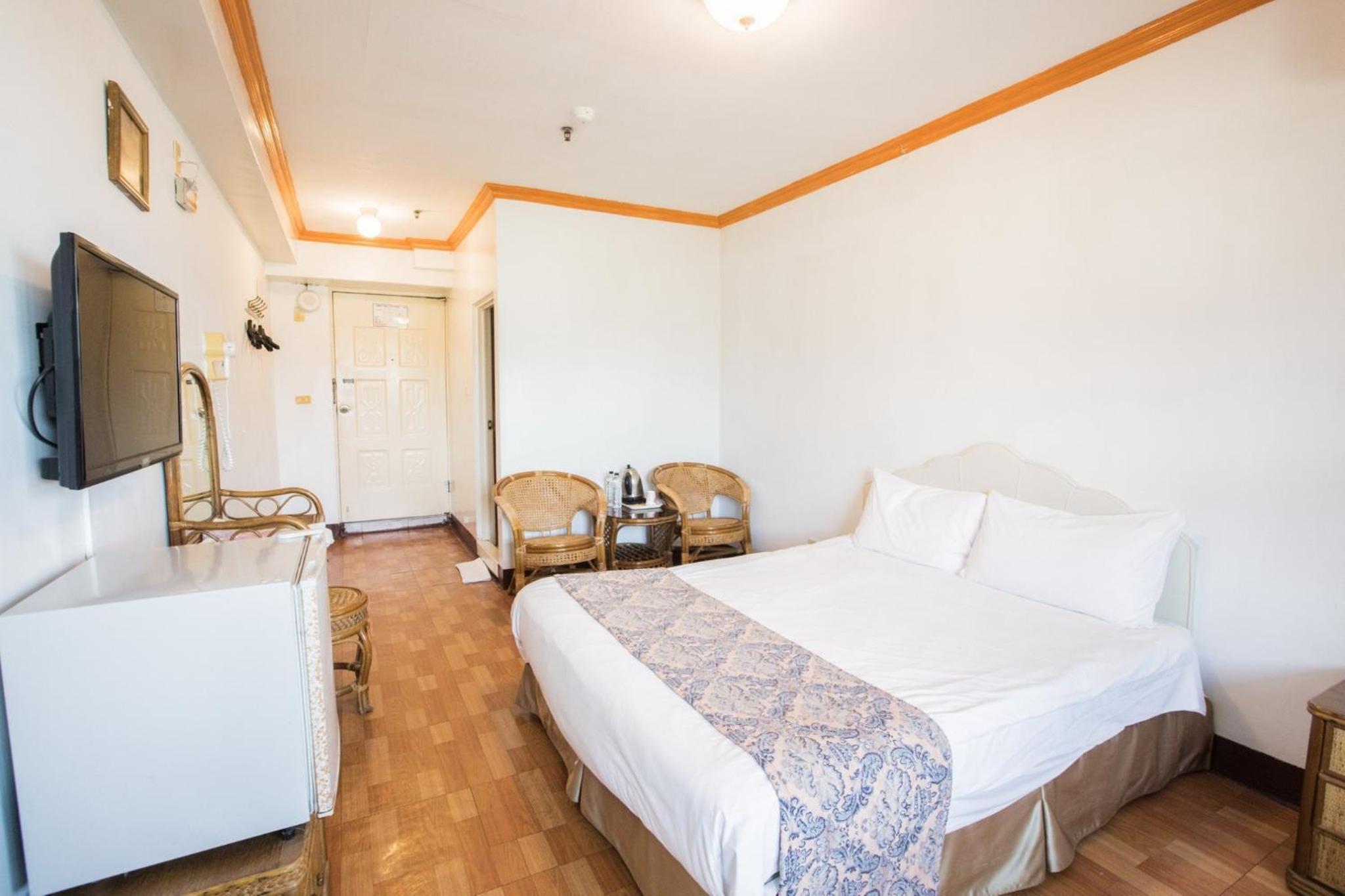 Sweet, Double Bed