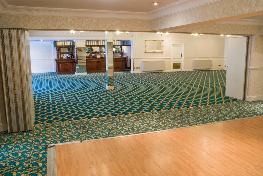 Royal Court Hotel Coventry 7/61