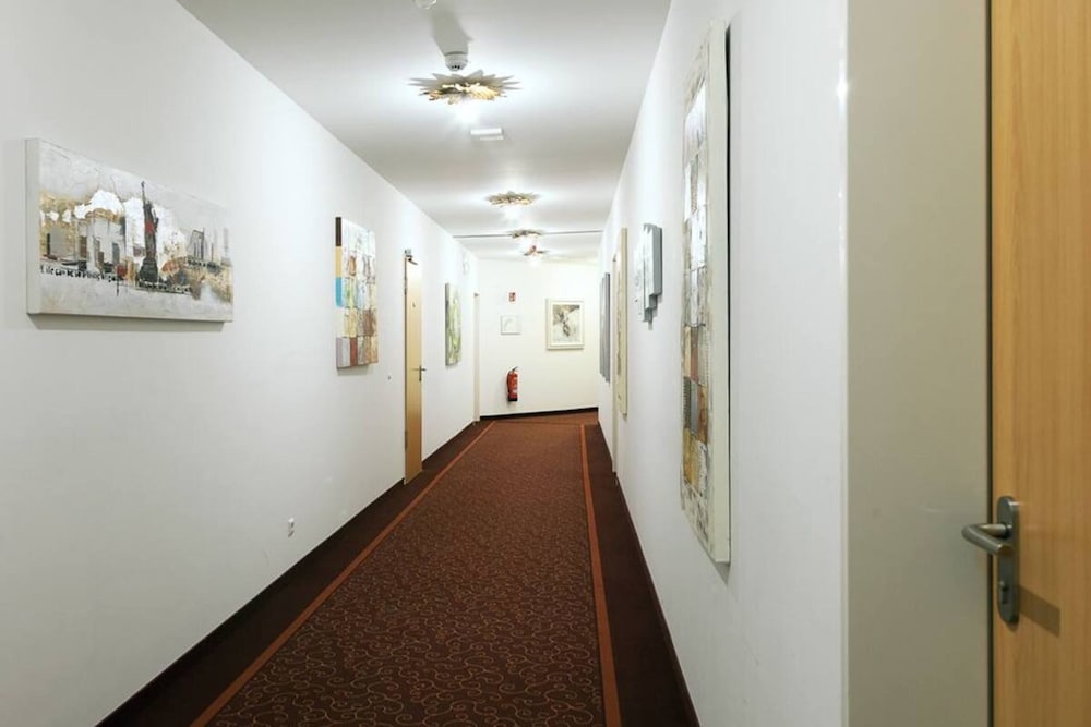 Hotel Quickborn 6/30