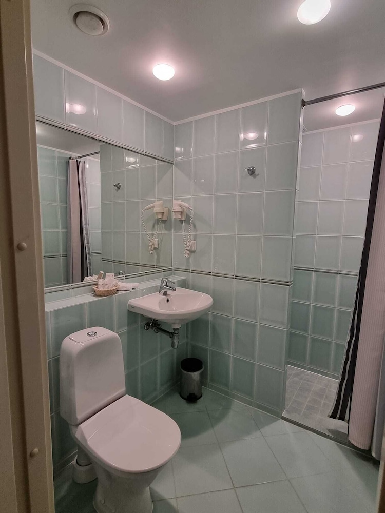 Taanilinna Hotel 34/36