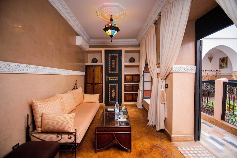 Riad Ta'achchaqa 34/50
