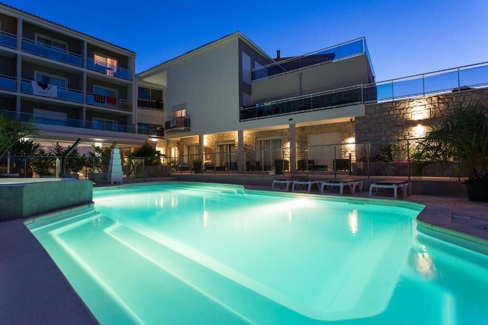 Hotel Revellata 4/50