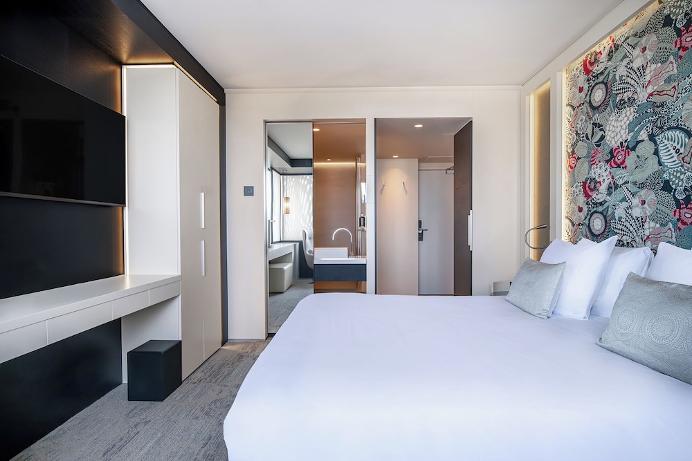 PANORAMA, DELUXE, LOUNGE ACCESS, CORNER
