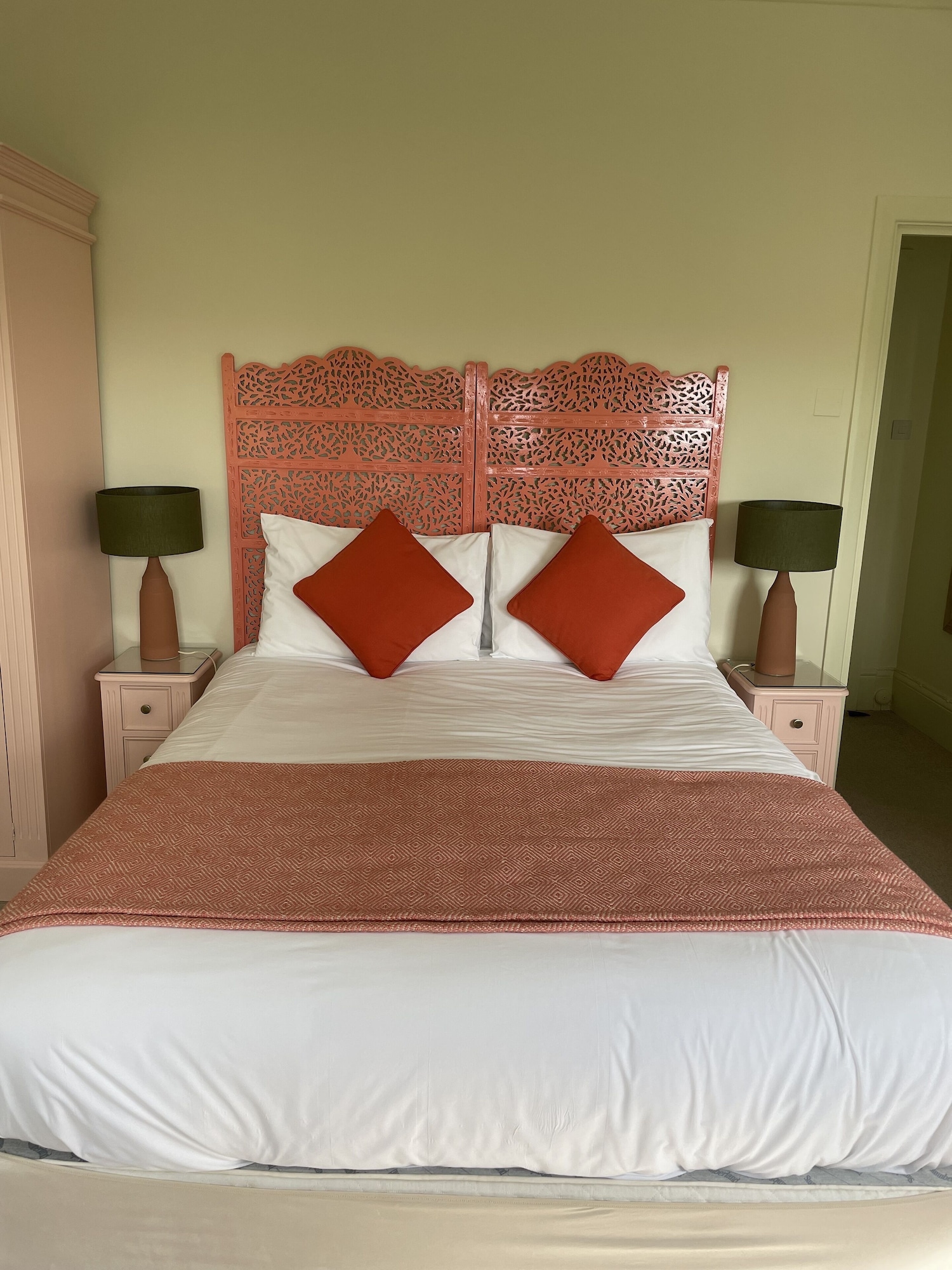 Superior, King Bed
