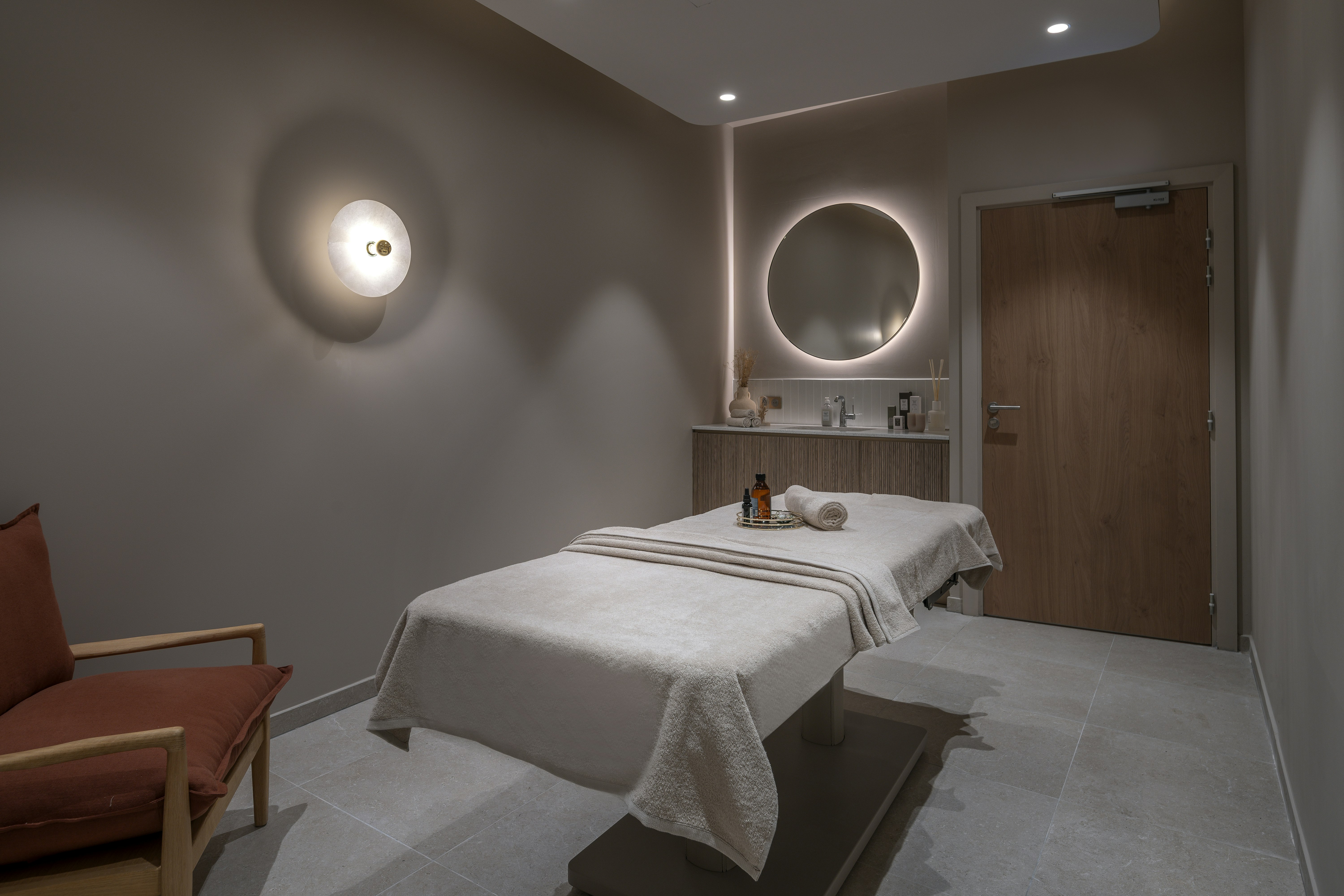 Marina Bay Riviera Hotel, Curio Collection by Hilton 16/54