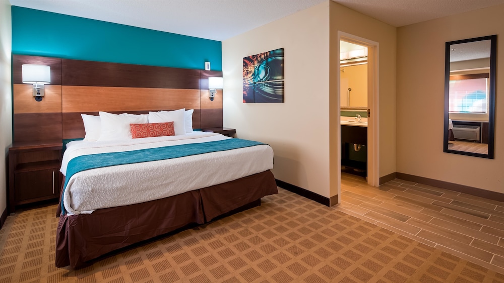 Best Western Plus Harrisburg Mechanicsburg 12/36