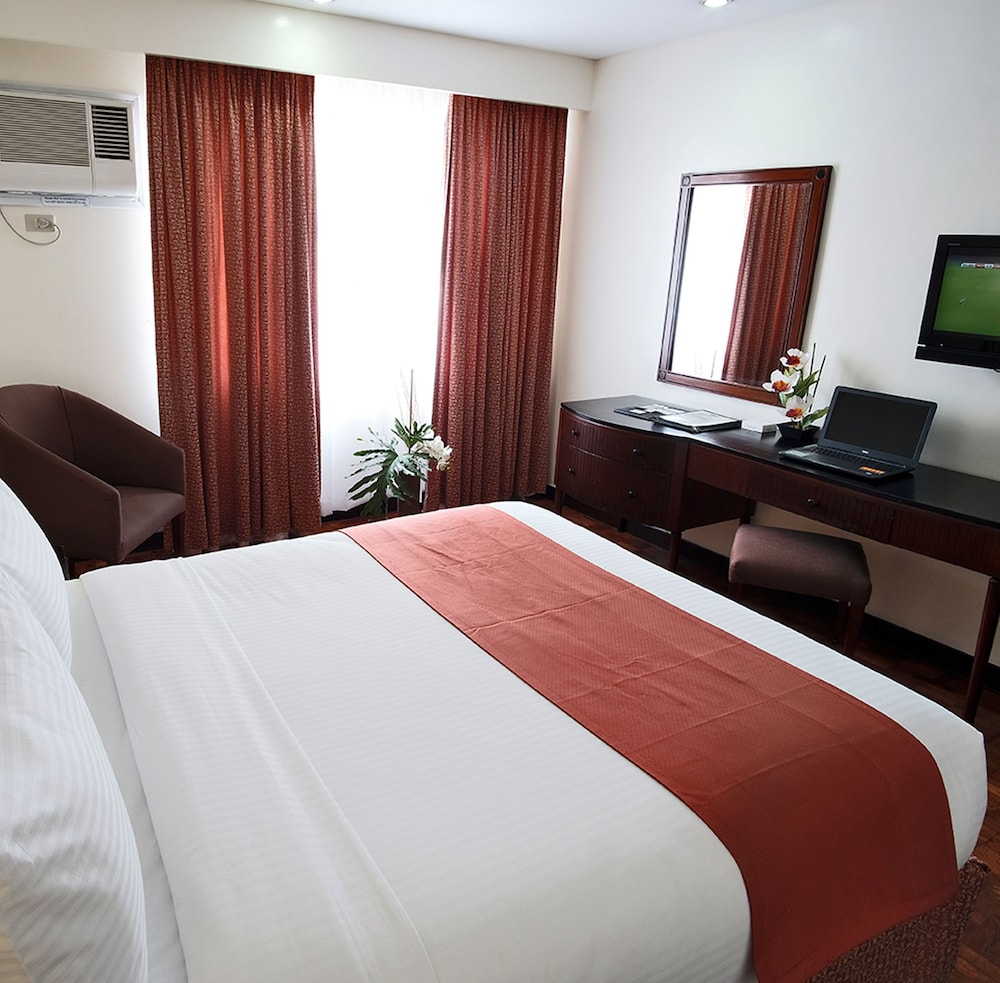 Fersal Hotel Neptune Makati 23/65