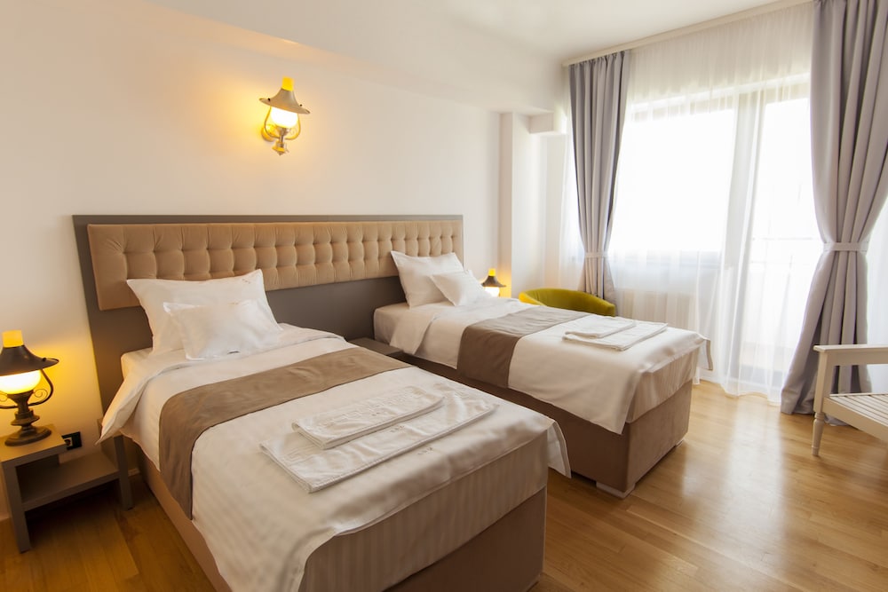 Ambra Boutique Hotel And Bistro 21/68