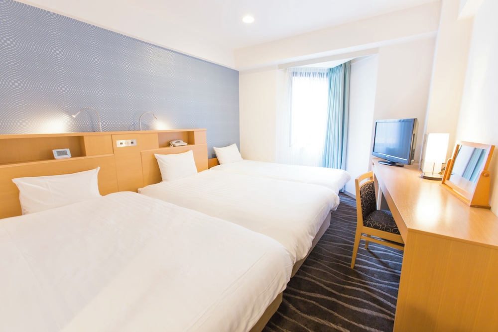 ROOM, TWIN BEDS, SOFA