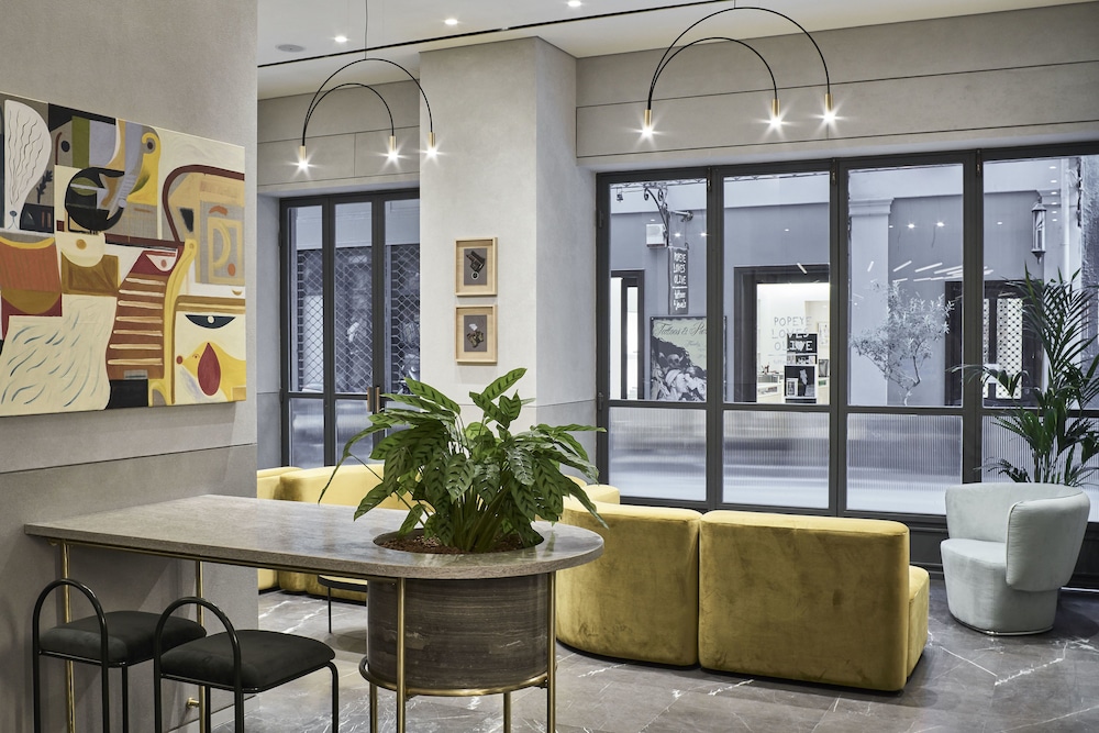 Perianth Hotel 4/61
