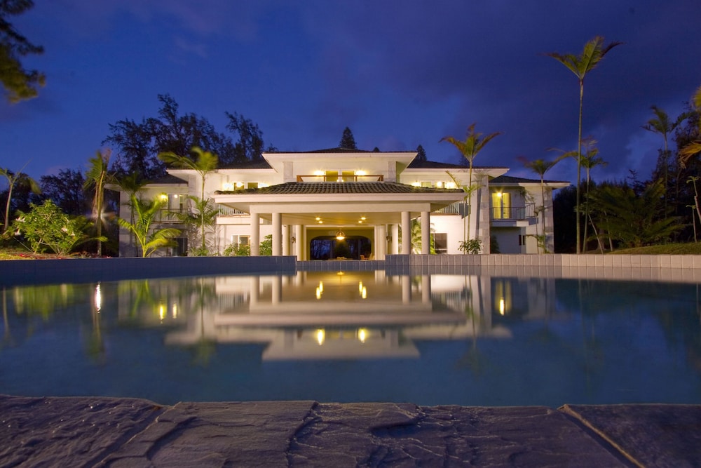 Hawaii Island Retreat 4/66