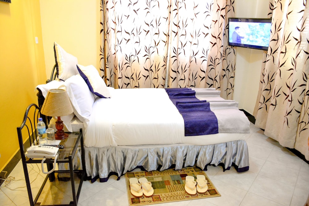 Crest Safari Lodge 22/63