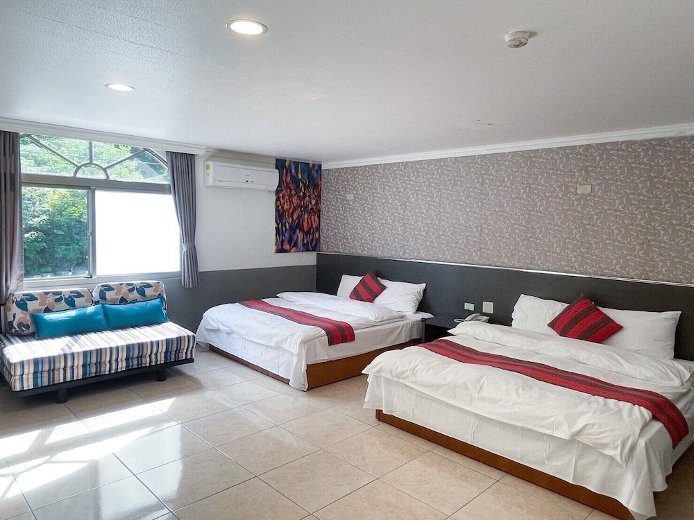 ROOM, 2 DOUBLE BEDS